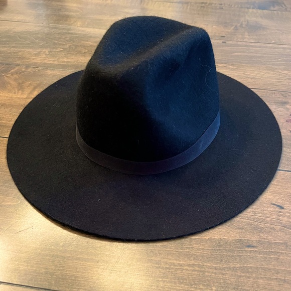 Wool Hat - Picture 3 of 5